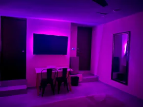 Columpio Loft, Queen Bed, Roku TV65 Netflix, Wifi - Image 3