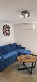 Apartment with garden near Aix-en-Provence - Image 3
