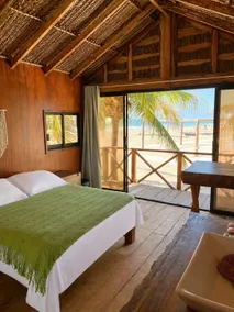 Beautiful beachfront cabin - Image 3