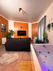Suite & Jacuzzi – Stade de France - Image 3