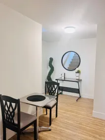 New & Modern Suite in Bristol Riverview - Image 5