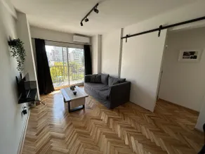 Apartment in Olivos with garage - Image 3