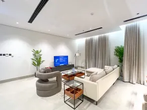 Super Luxury 11 - Image 2