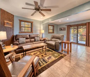 Cozy 2-bed cabin in Blairsville w/ AC, WiFi - Image 4