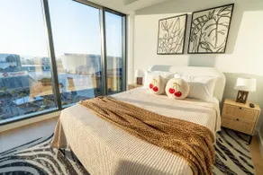 Luxury High Rise Unit DTLA Free Parking - Image 2