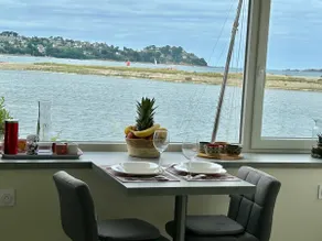 2-person studio with sea view, enclosed terrace, fiber WiFi - Image 5
