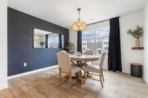 Elegant New Home Near Lakes - - Image 4