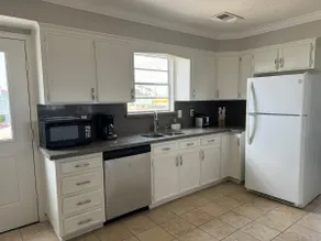 Galveston house on the water - Image 4