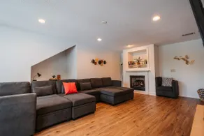 Lakefront Villa 2 | Dock Access - Image 2