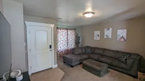 Central Mountain Retreat - Sleeps 7! - Image 5