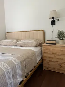 Cozy 5-Star Comfort Stay Near Ferry! Charming Home - Image 4