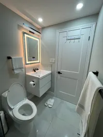 Beautiful 2 Bedroom Home Suite - Image 4