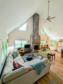 Open- No Flood Damage! Charming & Cozy River House - Image 3