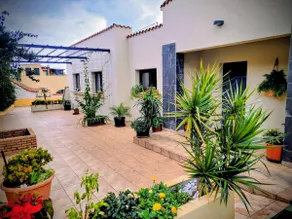 House with a heated pool for your exclusive use - Image 2