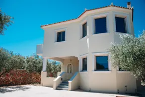 Villa Di Leon - Uniquely Designed Villa with Pool in a Picturesque Village near Famous Porto Limnionas, Offering Exceptional Hospitality By Villa Mana Gers - Image 5
