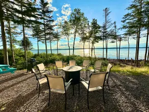 Stunning Beachfront Chalet w/ Gameroom & Fireplace - Image 2