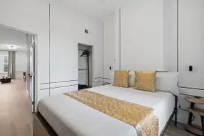 The Modern Muse | Stylish St. Louis Escape - Image 2