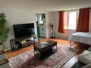 Whole house 6 min to Ferry AC+RV parking+Laundry - Image 3