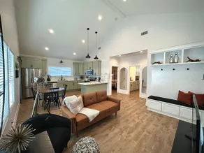 To the Farmhouse - Image 5