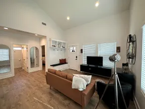 To the Farmhouse - Image 4