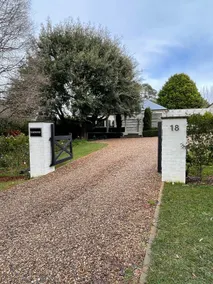 Oakwood Guesthouse - Image 3