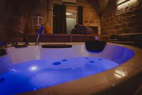 Suite Romeo & Jiuliet with jacuzzi in the center - Image 2