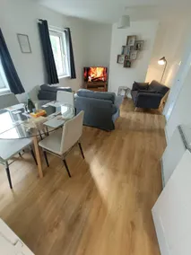2-Bed Near Skye Bridge | Wi-Fi, Parking & 2 Shower - Image 4