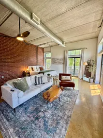 Large Modern Uptown Flat- 6 blocks to Panthers/FC! - Image 5