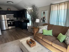 ”Audrey's Treehouse” (Apt 4) - Image 3