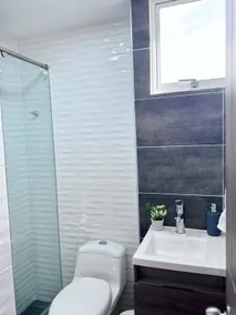 Modern apartment-close to downtown - Image 5