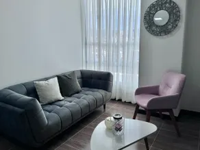 Modern apartment-close to downtown - Image 2