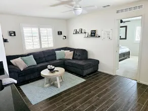 Suite Desert Stay w Private Entrance - Image 2