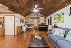 Boscoyo Cha-teau Cabin - Image 4