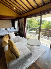Kohri N｜ Private space for two ｜ Ocean view veranda ｜ 2 double beds ｜ Renovated in November - Image 5