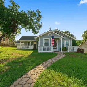 1921 Craftsman · Charnwood Historic District - Image 4