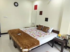 Ekansh Homestay Entire 1st floor (2-ROOM) 3 beds - Image 3