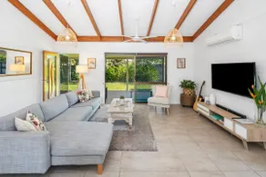 Coastal Soul Luxury Home Trinity Beach - Image 2