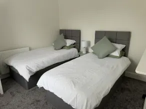 1 bedroom town centre flat sleeps 4 - Image 4