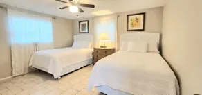 #27 House Breeze Getaway/free parking - Image 3