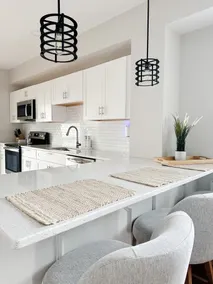 Brand New Luxury Lakeside Condo - Image 4