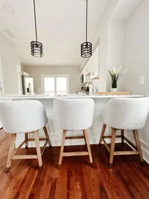 Brand New Luxury Lakeside Condo - Image 3