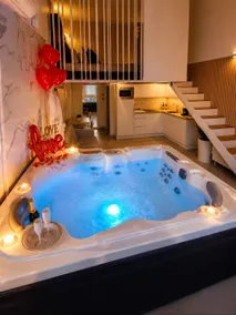 Villa Bono Romantic Suite & Private Jacuzzi - Image 2