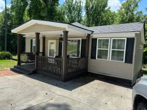 2 Beds 2 Bath close to everything. Comfy/Clean - Image 2