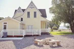 Relaxing Home w/HUGE YARD & Firepit! - Image 2