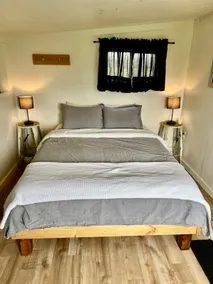 Tiny Getaway Cabin - Image 2