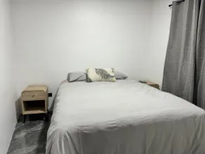 Modern Apt 5 min airport with A/C and parking - Image 5