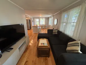 The ”Vibe” Beach House - Image 2