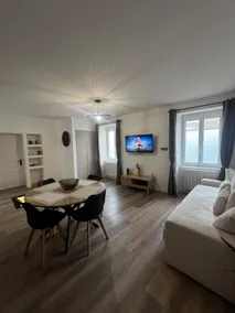 Apartment with vaulted cellar - Image 3