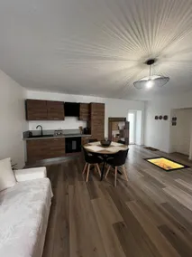 Apartment with vaulted cellar - Image 5