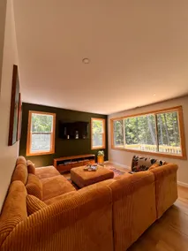 Serenity at Moonshine, modern and private getaway - Image 3